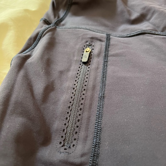 Lululemon cropped leggings! - Picture 3 of 5